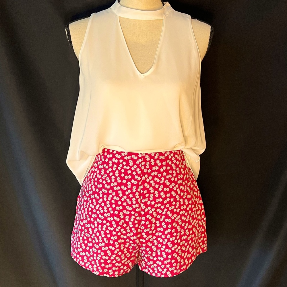Superdown Red Floral Short NWOT